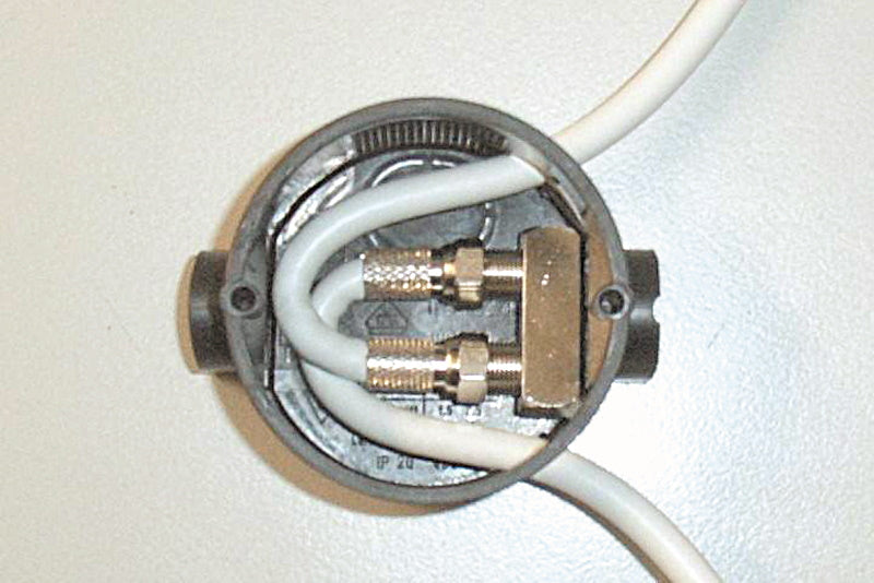 F-connector (U-shape)